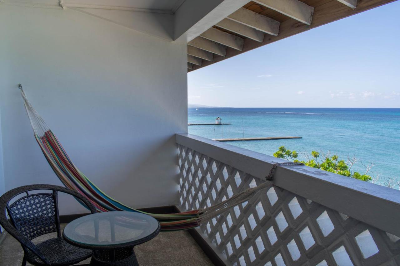 Kaz Kreol Beach Hotel オーチョ・リオス エクステリア 写真