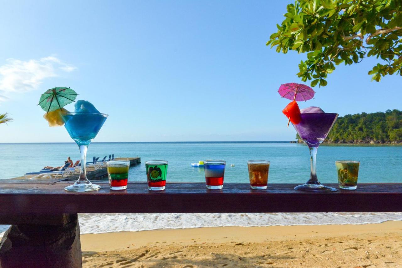 Kaz Kreol Beach Hotel オーチョ・リオス エクステリア 写真