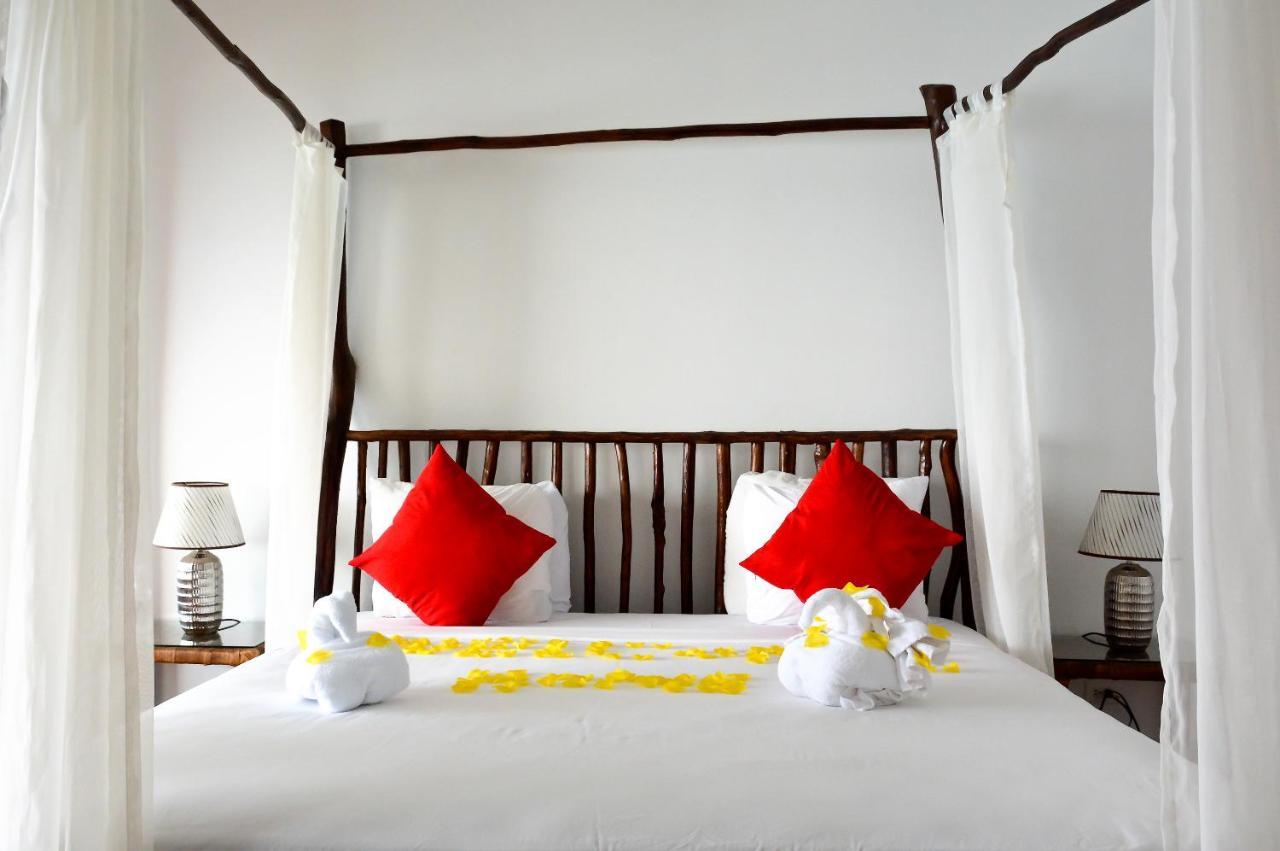 Kaz Kreol Beach Hotel オーチョ・リオス エクステリア 写真