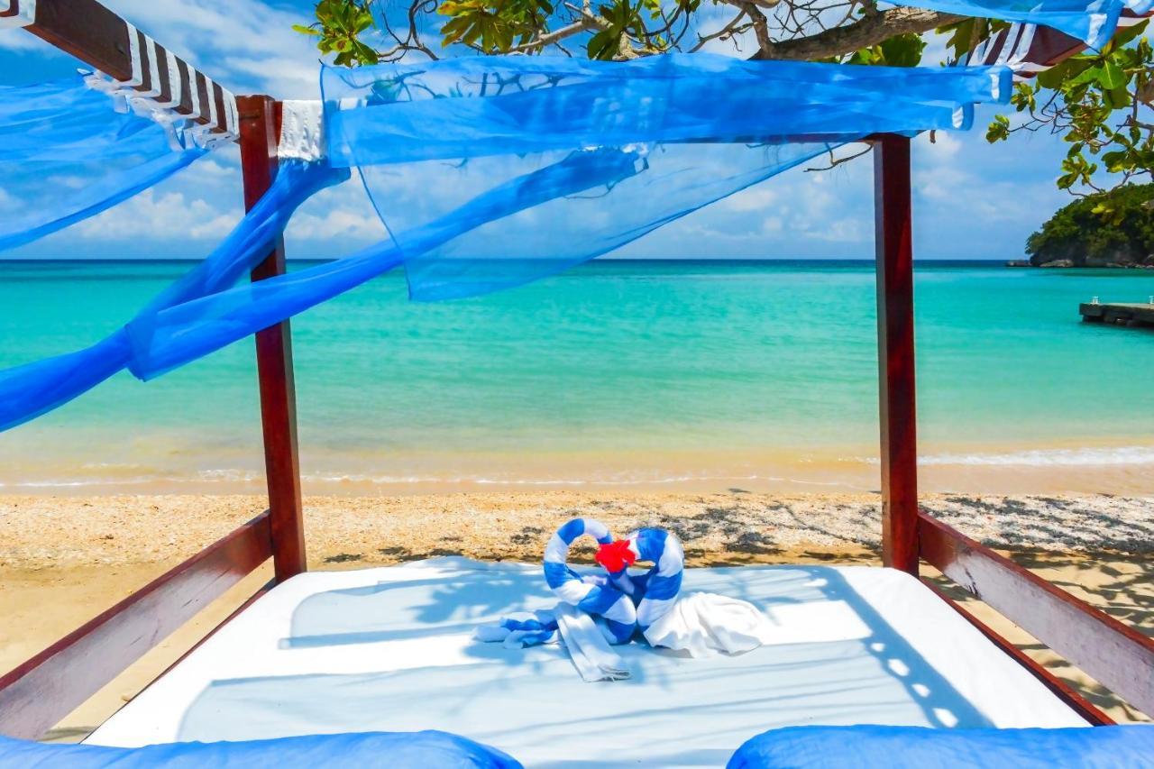 Kaz Kreol Beach Hotel オーチョ・リオス エクステリア 写真