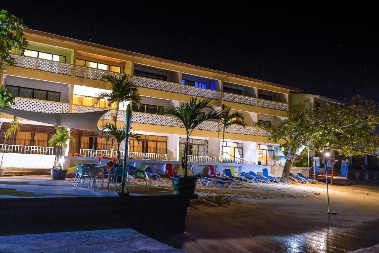 Kaz Kreol Beach Hotel オーチョ・リオス エクステリア 写真