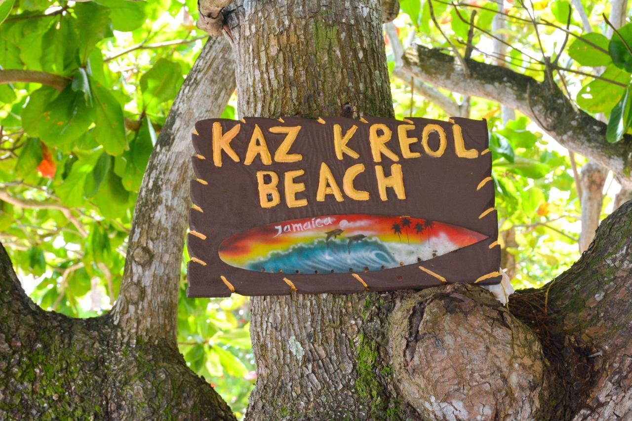 Kaz Kreol Beach Hotel オーチョ・リオス エクステリア 写真