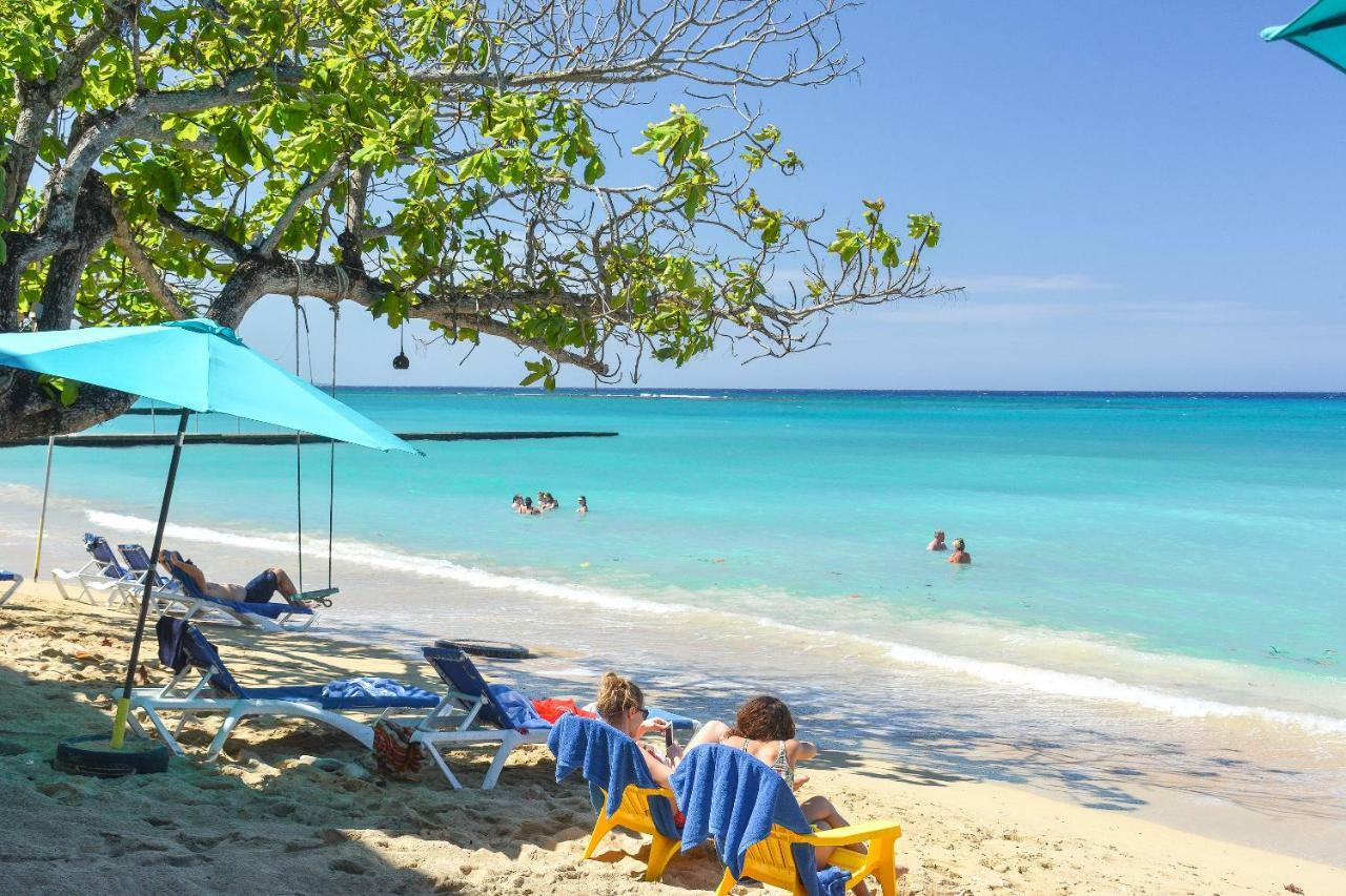 Kaz Kreol Beach Hotel オーチョ・リオス エクステリア 写真