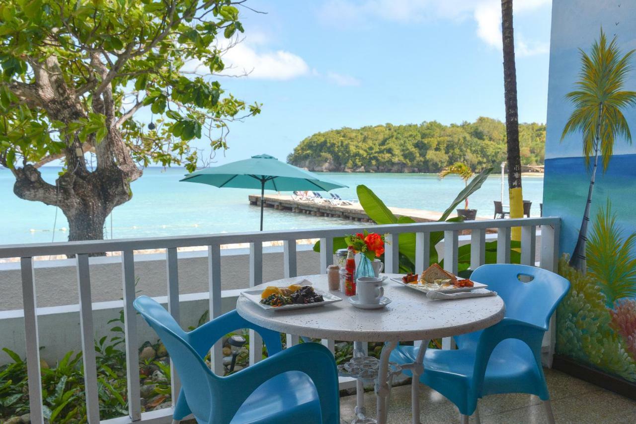 Kaz Kreol Beach Hotel オーチョ・リオス エクステリア 写真